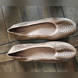 Vionic Robyn Flat - Nude, NWOB